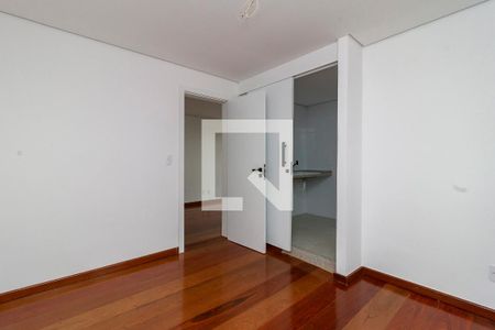 Apartamento à venda com 115m², 2 quartos e 2 vagasQuarto 2