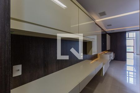 Apartamento à venda com 220m², 3 quartos e 4 vagasSala 2