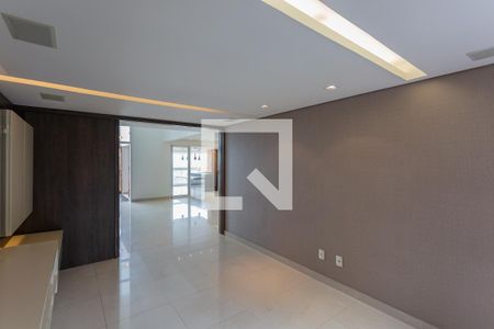 Apartamento à venda com 220m², 3 quartos e 4 vagasSala 2