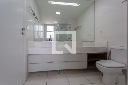 Apartamento à venda com 220m², 3 quartos e 4 vagasBanheiro da Suíte 3