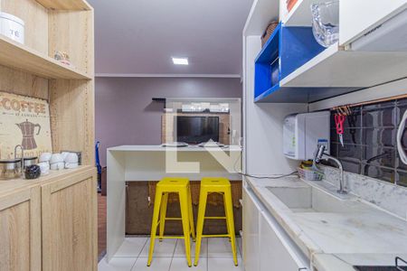 Apartamento à venda com 32m², 1 quarto e 1 vaga Apartamento à venda com 32m², 1 quarto e 1 vagaCozinha e área de serviço