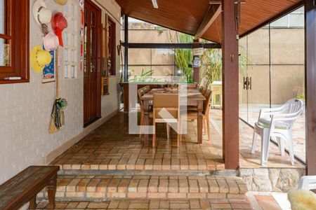 Casa para alugar com 400m², 4 quartos e 2 vagasChurrascaria