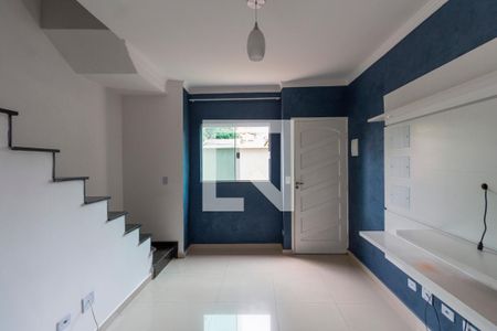 Sala e Cozinha de casa de condomínio para alugar com 2 quartos, 71m² em Parque Boturussu, São Paulo