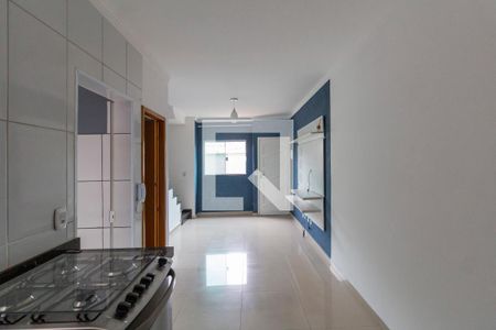 Sala e Cozinha de casa de condomínio para alugar com 2 quartos, 71m² em Parque Boturussu, São Paulo