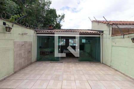 Casa à venda com 205m², 3 quartos e 2 vagasQuintal