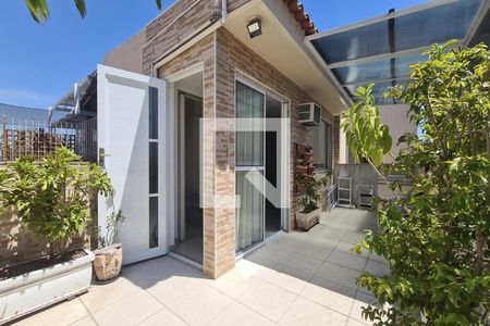 Apartamento à venda com 120m², 2 quartos e 1 vaga Apartamento à venda com 120m², 2 quartos e 1 vagaTerraço