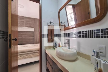 Apartamento à venda com 120m², 2 quartos e 1 vaga Apartamento à venda com 120m², 2 quartos e 1 vagaBanheiro da Suíte