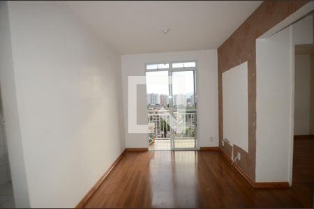 Sala de apartamento para alugar com 2 quartos, 49m² em Parada de Lucas, Rio de Janeiro