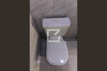 Casa de condomínio à venda com 110m², 3 quartos e 2 vagasLavabo