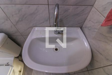 Casa de condomínio à venda com 110m², 3 quartos e 2 vagasLavabo