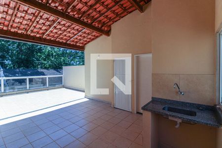 Casa de condomínio à venda com 110m², 3 quartos e 2 vagasTerraço