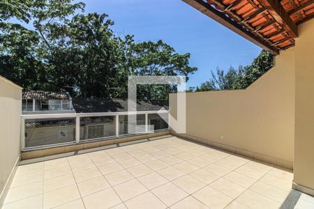 Casa de condomínio à venda com 110m², 3 quartos e 2 vagasTerraço