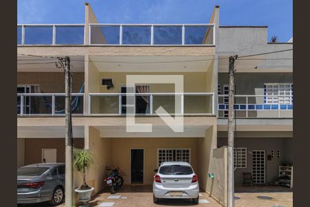 Casa de condomínio à venda com 110m², 3 quartos e 2 vagasÁrea externa