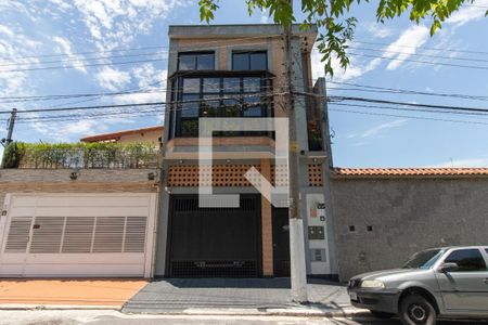 Casa à venda com 230m², 2 quartos e 2 vagasFachada