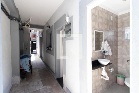 Casa à venda com 230m², 2 quartos e 2 vagasCorredor