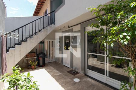 Casa à venda com 230m², 2 quartos e 2 vagasQuintal