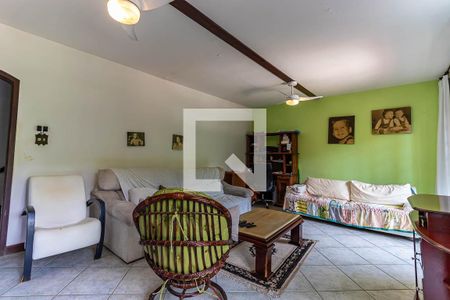 Casa à venda com 600m², 5 quartos e 3 vagas Casa à venda com 600m², 5 quartos e 3 vagasSala de TV