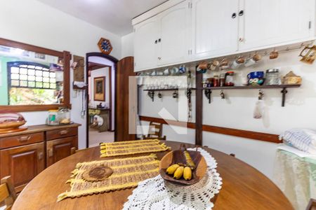 Casa à venda com 600m², 5 quartos e 3 vagas Casa à venda com 600m², 5 quartos e 3 vagasCopa e Cozinha