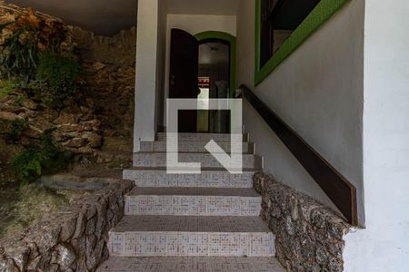 Casa à venda com 600m², 5 quartos e 3 vagas Casa à venda com 600m², 5 quartos e 3 vagasÁrea Externa