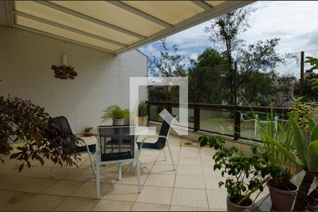 Apartamento à venda com 334m², 3 quartos e 2 vagas Apartamento à venda com 334m², 3 quartos e 2 vagasVaranda