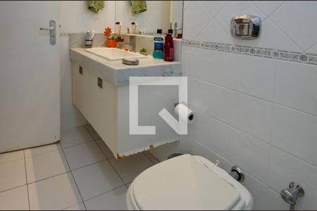 Apartamento à venda com 334m², 3 quartos e 2 vagas Apartamento à venda com 334m², 3 quartos e 2 vagasBanheiro social
