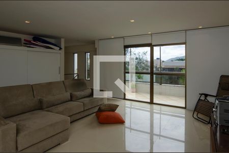 Apartamento à venda com 334m², 3 quartos e 2 vagas Apartamento à venda com 334m², 3 quartos e 2 vagasSala 2