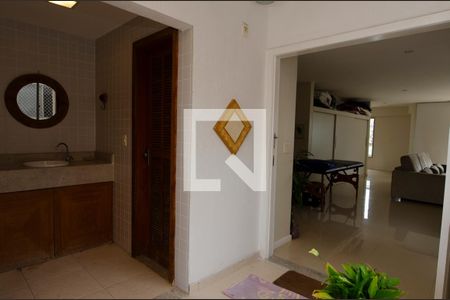 Apartamento à venda com 334m², 3 quartos e 2 vagas Apartamento à venda com 334m², 3 quartos e 2 vagasLavabo 2