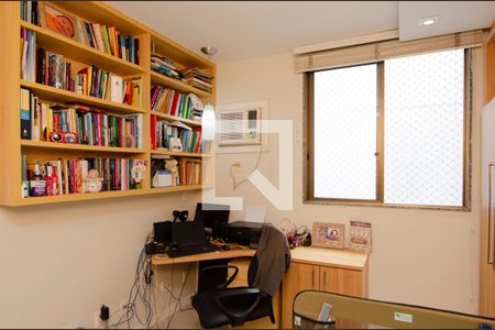 Apartamento à venda com 334m², 3 quartos e 2 vagas Apartamento à venda com 334m², 3 quartos e 2 vagasQuarto