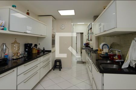 Apartamento à venda com 334m², 3 quartos e 2 vagas Apartamento à venda com 334m², 3 quartos e 2 vagasCozinha