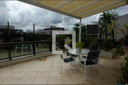 Apartamento à venda com 334m², 3 quartos e 2 vagas Apartamento à venda com 334m², 3 quartos e 2 vagasVaranda