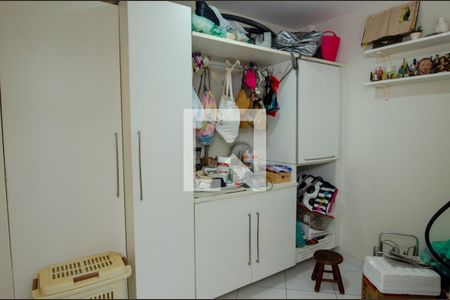 Apartamento à venda com 334m², 3 quartos e 2 vagas Apartamento à venda com 334m², 3 quartos e 2 vagasQuarto de Serviço