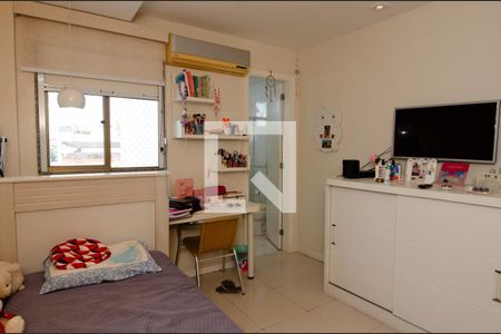 Apartamento à venda com 334m², 3 quartos e 2 vagas Apartamento à venda com 334m², 3 quartos e 2 vagasSuite