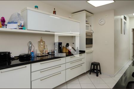 Apartamento à venda com 334m², 3 quartos e 2 vagas Apartamento à venda com 334m², 3 quartos e 2 vagasCozinha