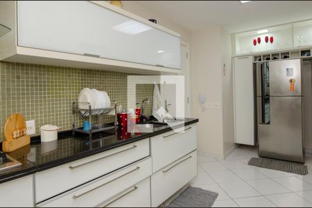 Apartamento à venda com 334m², 3 quartos e 2 vagas Apartamento à venda com 334m², 3 quartos e 2 vagasCozinha