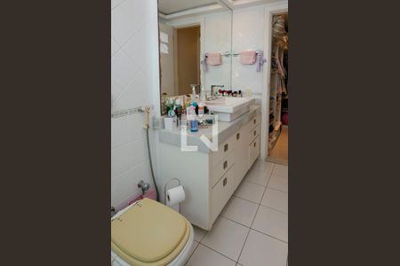 Apartamento à venda com 334m², 3 quartos e 2 vagas Apartamento à venda com 334m², 3 quartos e 2 vagasBanheiro da suíte 2