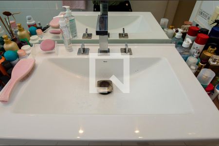 Apartamento à venda com 334m², 3 quartos e 2 vagas Apartamento à venda com 334m², 3 quartos e 2 vagasBanheiro da suíte 2