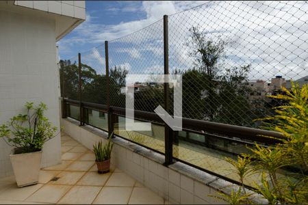 Apartamento à venda com 334m², 3 quartos e 2 vagas Apartamento à venda com 334m², 3 quartos e 2 vagasVaranda