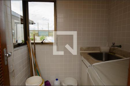 Apartamento à venda com 334m², 3 quartos e 2 vagas Apartamento à venda com 334m², 3 quartos e 2 vagasÁrea de serviço