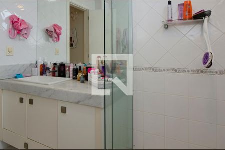 Apartamento à venda com 334m², 3 quartos e 2 vagas Apartamento à venda com 334m², 3 quartos e 2 vagasBanheiro da Suíte