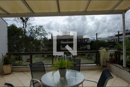 Apartamento à venda com 334m², 3 quartos e 2 vagas Apartamento à venda com 334m², 3 quartos e 2 vagasVaranda