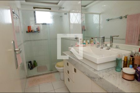 Apartamento à venda com 334m², 3 quartos e 2 vagas Apartamento à venda com 334m², 3 quartos e 2 vagasBanheiro da suíte 2