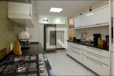 Apartamento à venda com 334m², 3 quartos e 2 vagas Apartamento à venda com 334m², 3 quartos e 2 vagasCozinha