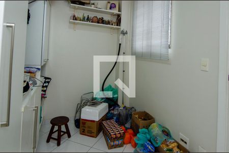 Apartamento à venda com 334m², 3 quartos e 2 vagas Apartamento à venda com 334m², 3 quartos e 2 vagasQuarto de Serviço