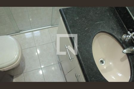 Casa à venda com 130m², 3 quartos e 3 vagasBanheiro da Suíte 2