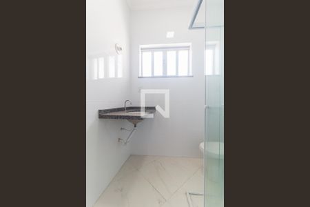 Casa para alugar com 100m², 2 quartos e 2 vagasBanheiro 1