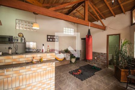 Casa para alugar com 590m², 6 quartos e 3 vagas Casa para alugar com 590m², 6 quartos e 3 vagasÁrea comum - Churrasqueira