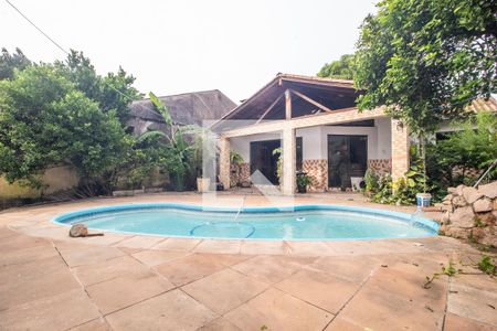 Casa para alugar com 590m², 6 quartos e 3 vagas Casa para alugar com 590m², 6 quartos e 3 vagasÁrea comum - Piscina