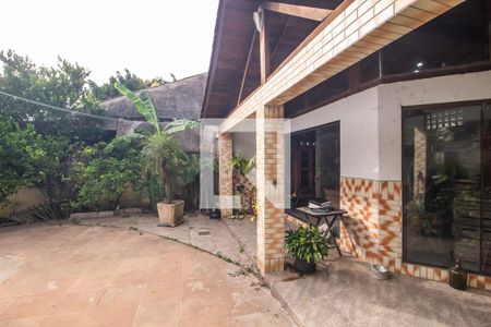 Casa para alugar com 590m², 6 quartos e 3 vagas Casa para alugar com 590m², 6 quartos e 3 vagasÁrea comum - Piscina