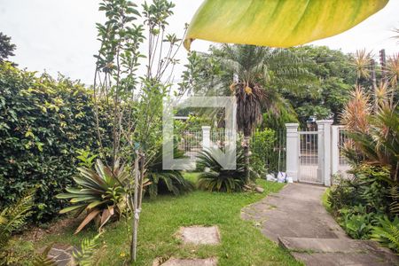 Casa para alugar com 590m², 6 quartos e 3 vagas Casa para alugar com 590m², 6 quartos e 3 vagasVista