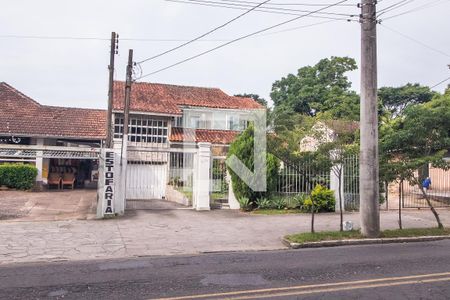 Casa para alugar com 590m², 6 quartos e 3 vagas Casa para alugar com 590m², 6 quartos e 3 vagasFachada